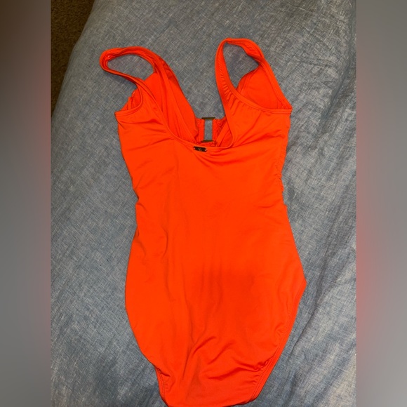 Lauren Ralph Lauren
Ring Over the Shoulder One Piece Swimsuit size 6 NWOT - Picture 4 of 7